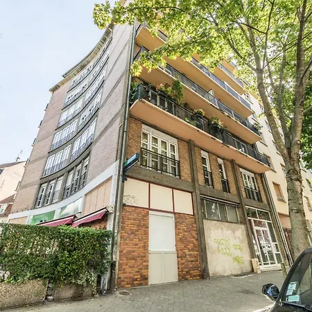 Magnifique 2p Avec Balcon Et Ascenseur *